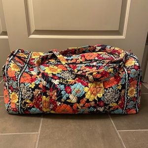 Vera Bradley XL Duffel in Happy Snails